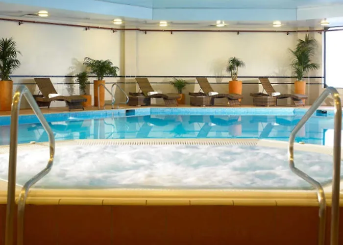 Bristol Hotels With Pool