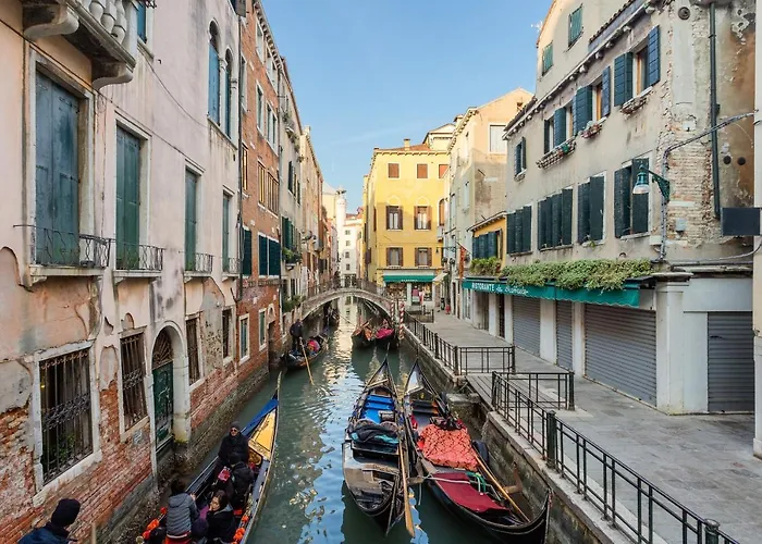 Vacation Apartment Rentals in Venice